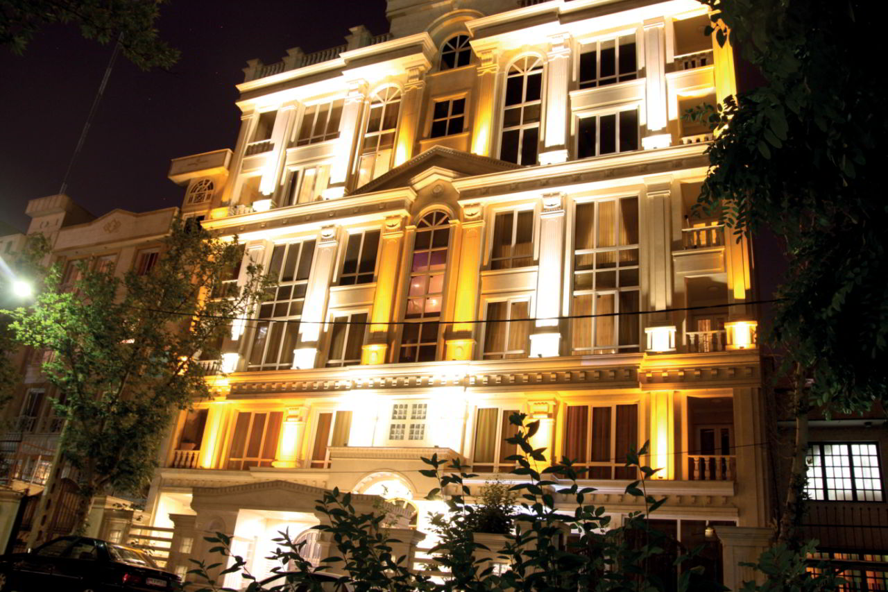 نورپردازی نمای ساختمان